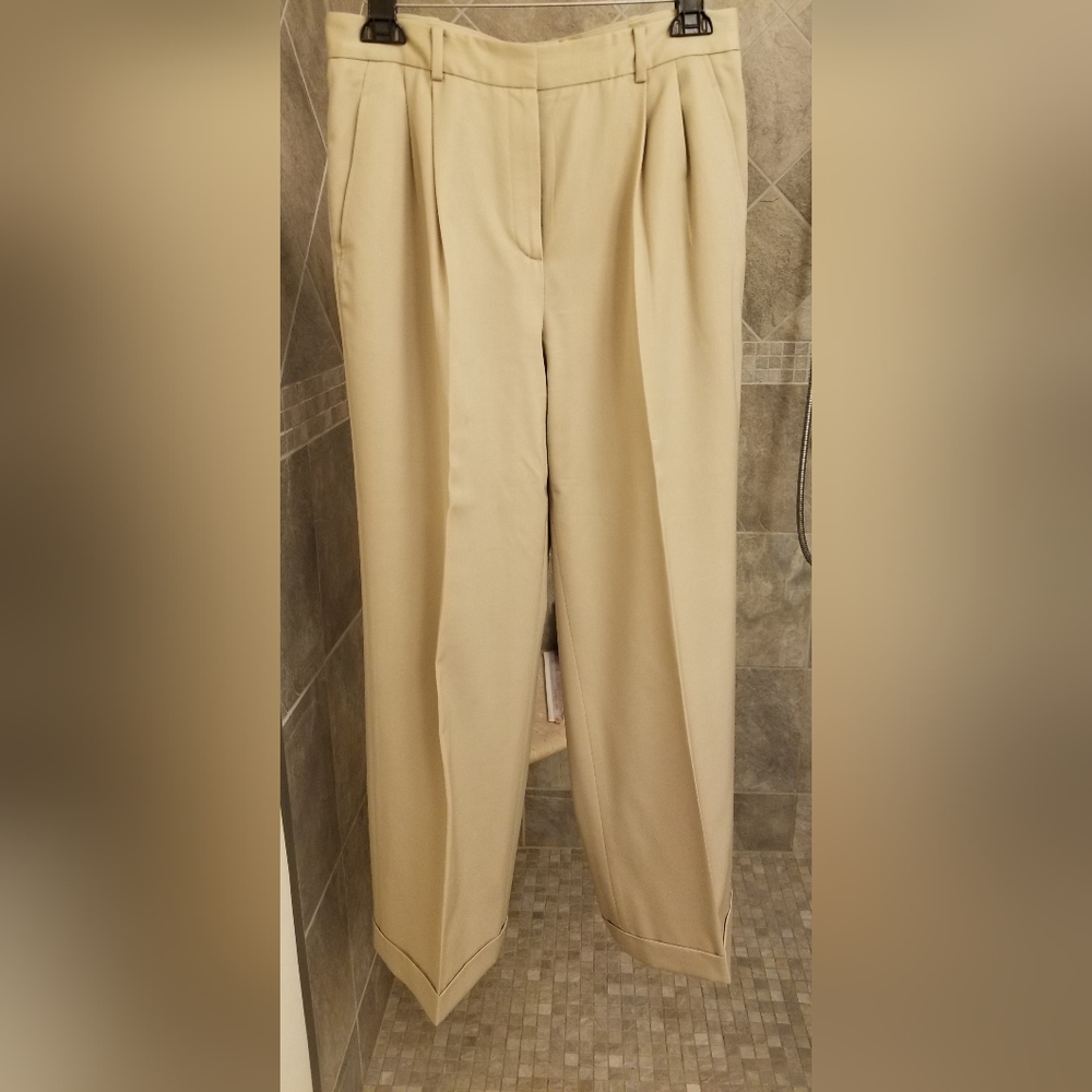 Brooks Brother's women's pleated front trousers size 10. Beige.
